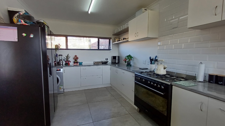 3 Bedroom Property for Sale in Hartenbos Western Cape